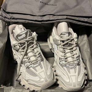 Balenciaga Women's Track 2 Low Top Sneakers    8 US / 38 EU